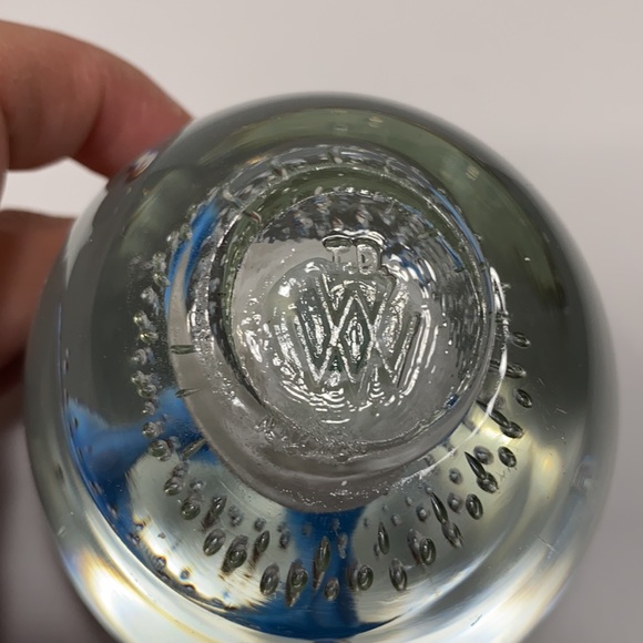 Wheaton Village Tony DePalma flower paperweight. - Picture 7 of 8